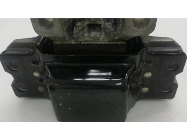 Подушка двигателя