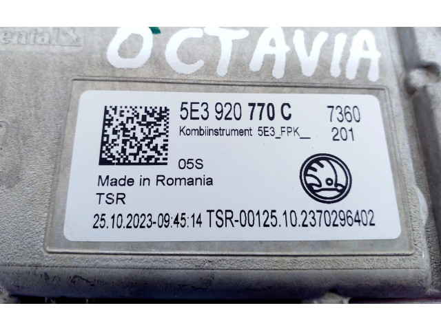 Спидометр (приборный щиток) 5E3920770C Skoda Octavia Mk4