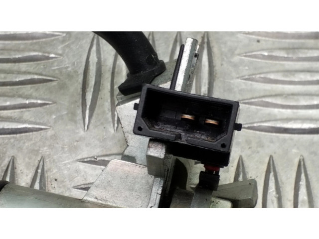 Замок задней крышки (наружный)