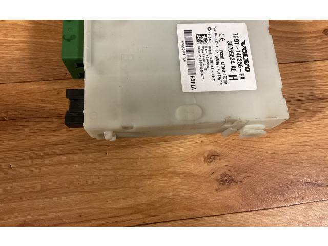 Блок предохранителей 30765624AE, 7G9T14C256FA   Volvo V70    