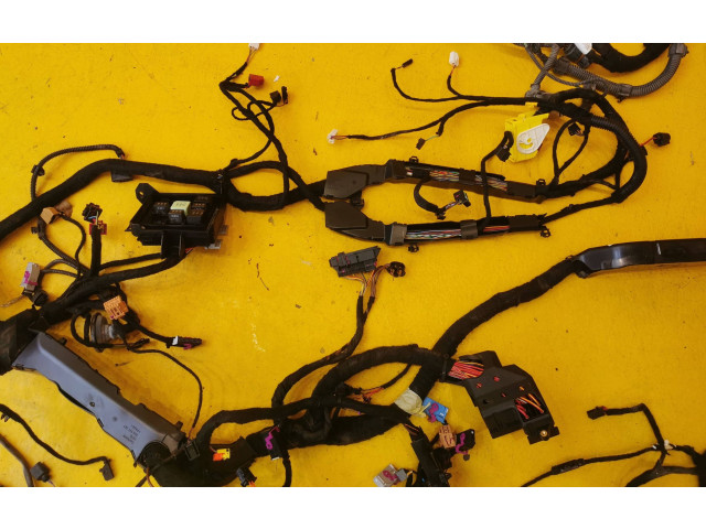 Панель приборов 7P0937548F, 7P0971341 Volkswagen Touareg II