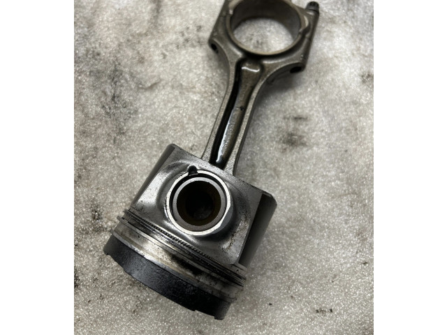 Поршень Volvo XC60