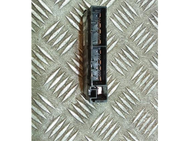 Pojistková skříňka 8264130250, 72818500 Lexus GS 300 350 430 450H 2007