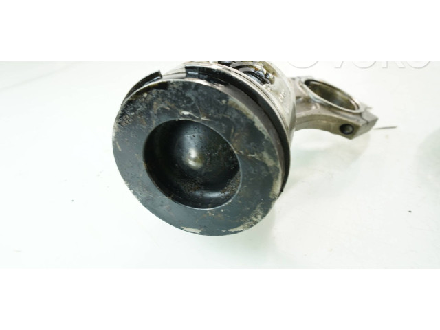  Поршень с шатуном N47D20C   BMW X3 E83  