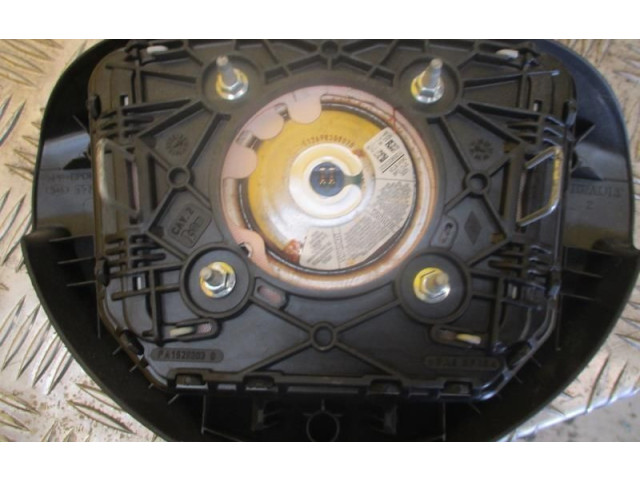 Подушка безопасности водителя    Dacia Duster