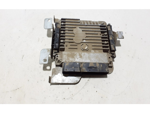 Řídící jednotka 03L906023FK   Volkswagen Caddy 2011