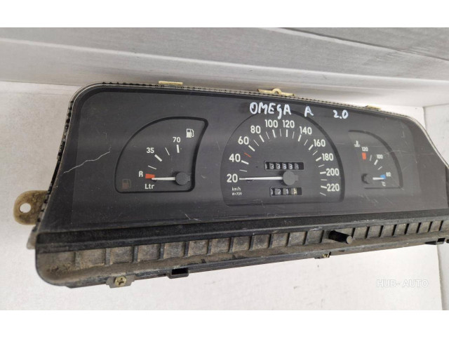 Přístrojová deska Opel Omega A 1992 90213846, 81117504