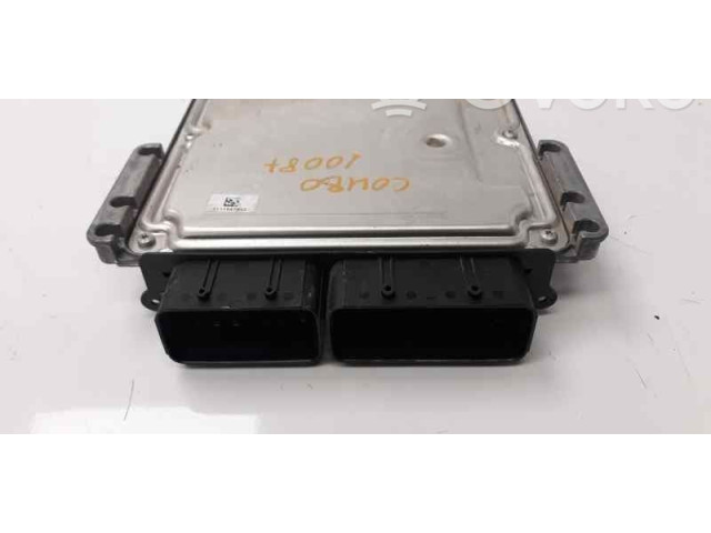 Блок управления двигателя 9825318100, 0281034183   Opel Combo E