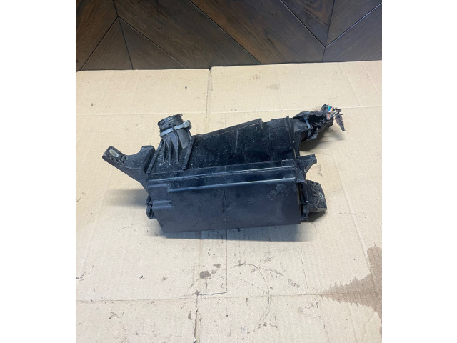 Блок предохранителей     Honda HR-V    