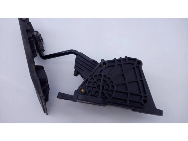 Педаль акселератора