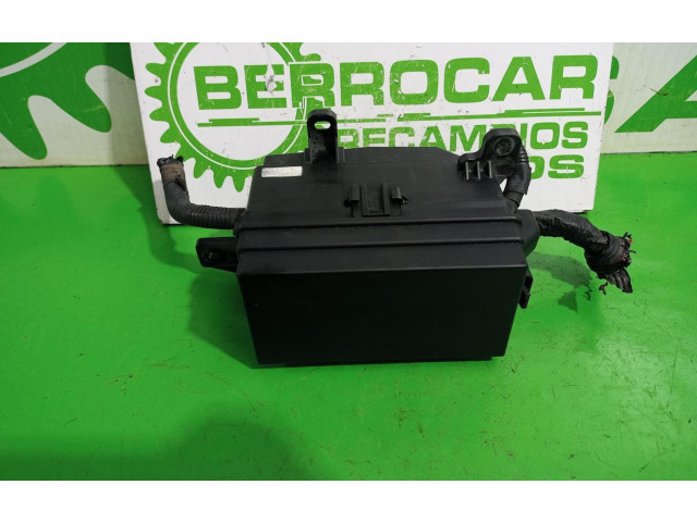 Блок предохранителей 96651964   Chevrolet Chevy Van      