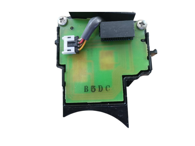 Ручка стеклоочистителей 8682869   Volvo V50