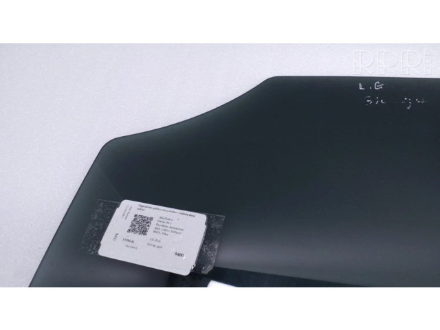 Основное стекло задних дверей