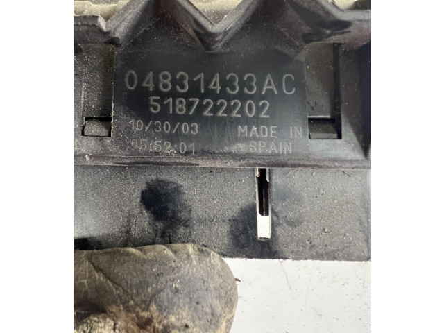 Блок предохранителей 04831433AA, 518722202   Jeep Grand Cherokee (WJ)    