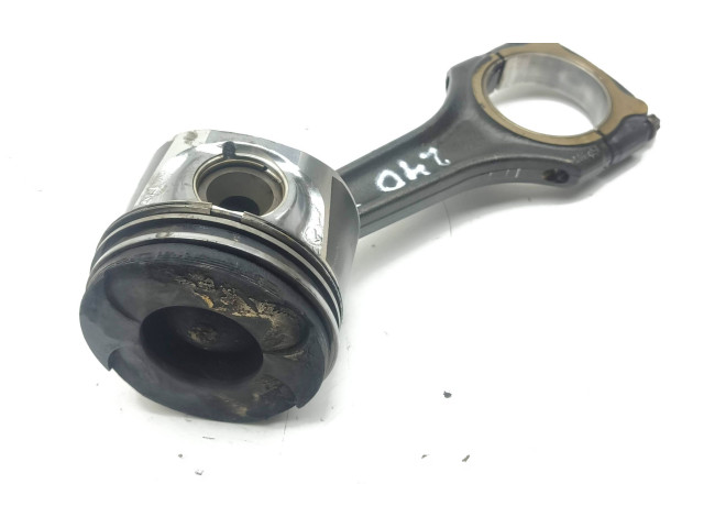 Píst Mercedes-Benz S W220 -