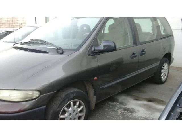 Интеркулер Chrysler Voyager 2.5