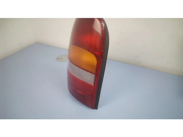 Задний фонарь левый сзади 257970 Dodge Caravan