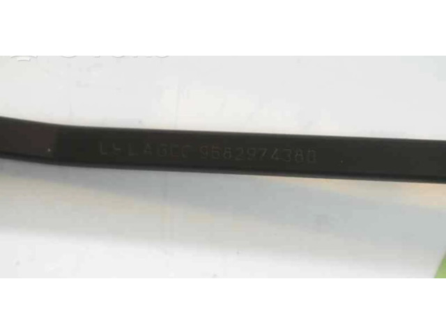 Ножка стеклоочистителей лобового стекла