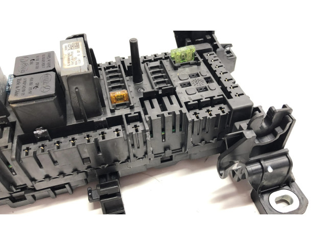 Pojistková skříňka 2465400340 Mercedes-Benz A W176 2013