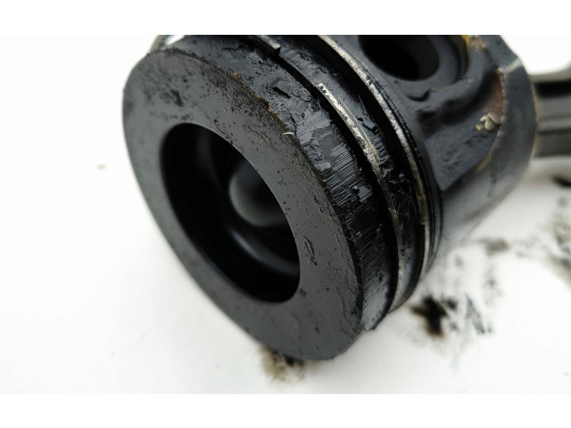  Поршень с шатуном 204DTD   Jaguar XE  