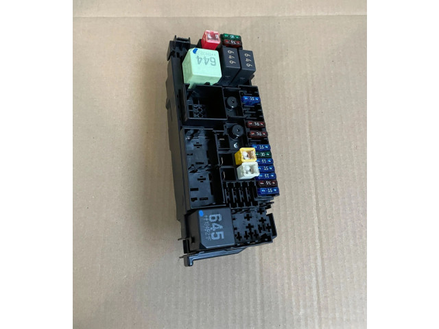 Блок предохранителей  2Q0941828C   Skoda Scala    