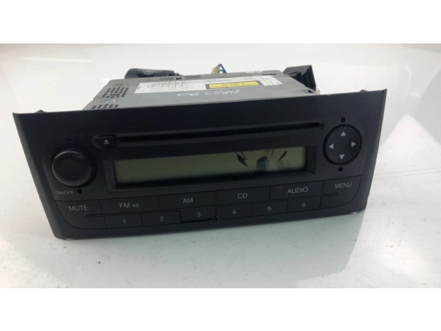 Радио/ проигрыватель CD/DVD / навигация