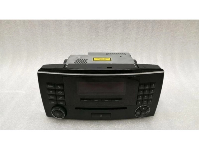 Радио/ проигрыватель CD/DVD / навигация