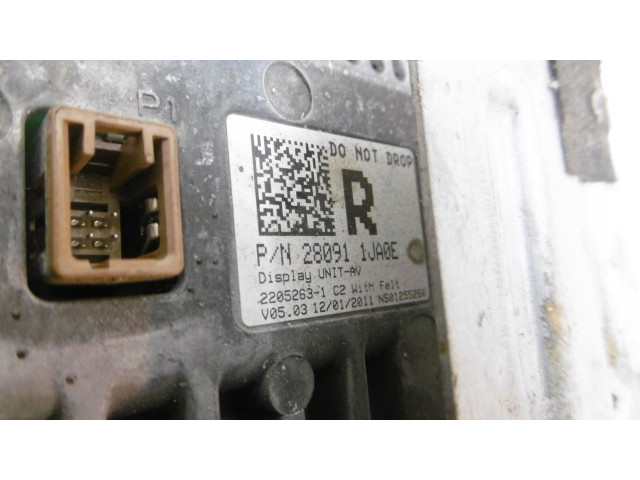 Радио/ проигрыватель CD/DVD / навигация