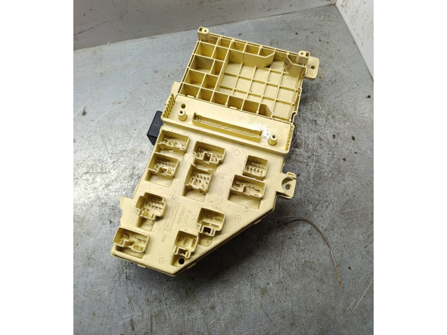 Pojistková skříňka 04759739AA Chrysler Intrepid 2003