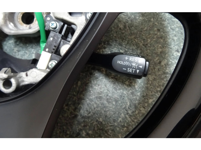 Руль Toyota C-HR I 2016 - 2023 года