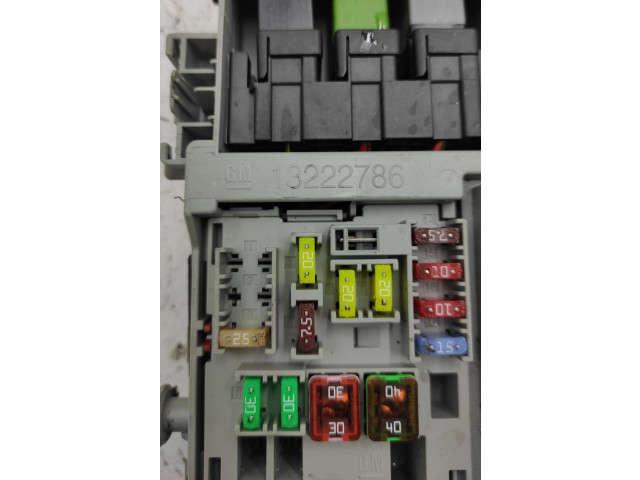   Pojistková skříňka    Chevrolet Cruze 2009