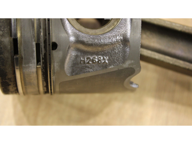 Поршень Jaguar XF X250