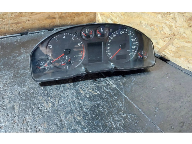 Спидометр (приборный щиток)  4B0919880A   Audi A6 S6 C5 4B 