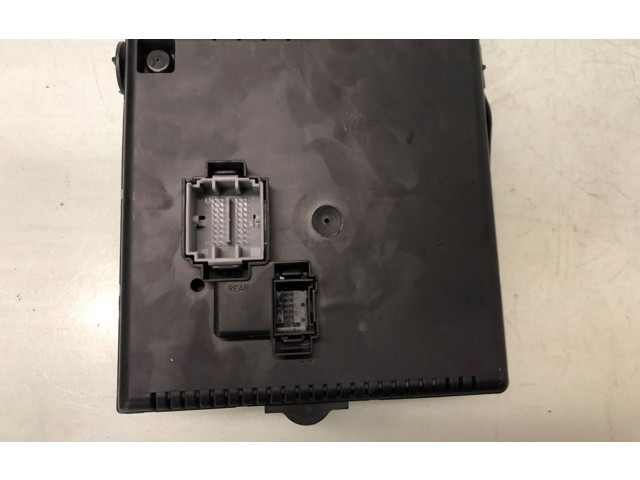 Блок предохранителей 30728512, 30728512 Volvo V70