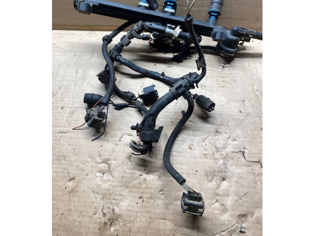 Топливная рампа 037133317N   Volkswagen Golf IV   для двигателя AHW