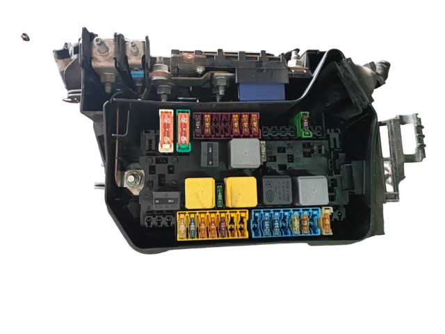 Блок предохранителей K9K   Mercedes-Benz A W176    