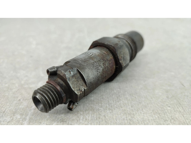 Vstřikovač LCR6705402 Peugeot 504 1.8