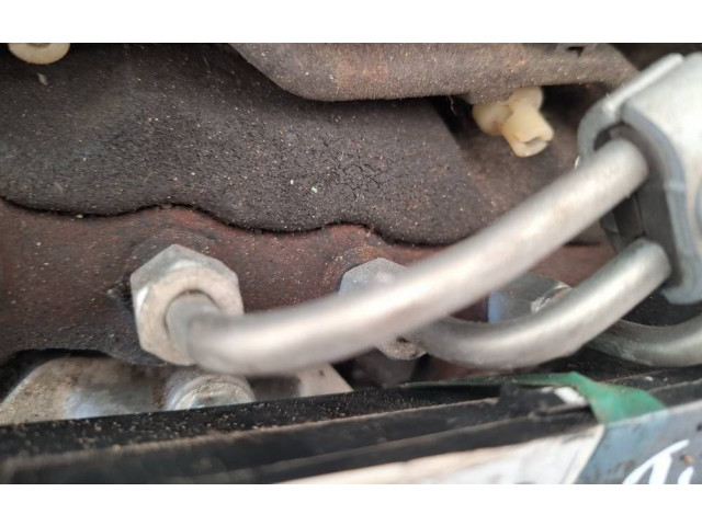 Vstřikovací lišta Toyota Avensis T270