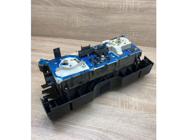 Přístrojová deska  Audi 80 90 B2 1978 81117434, 88471066  