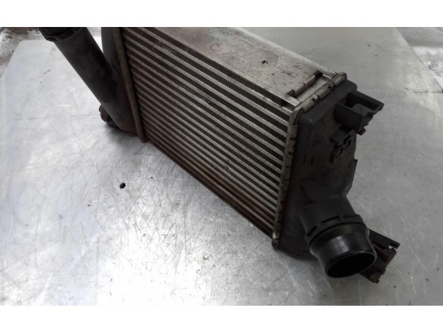 Интеркулер Dacia Logan II