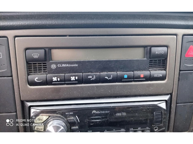 Блок управления климат-контролем    Volkswagen PASSAT