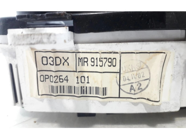 Панель приборов MR381001 Mitsubishi Carisma