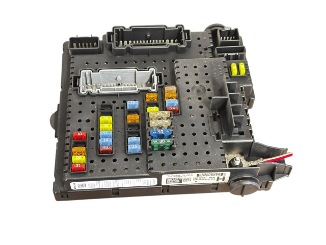 Блок предохранителей 30728512, 28017881 Volvo S60