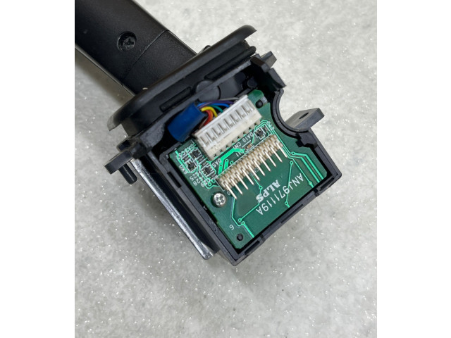 Ручка стеклоочистителей 30768099 Volvo S60