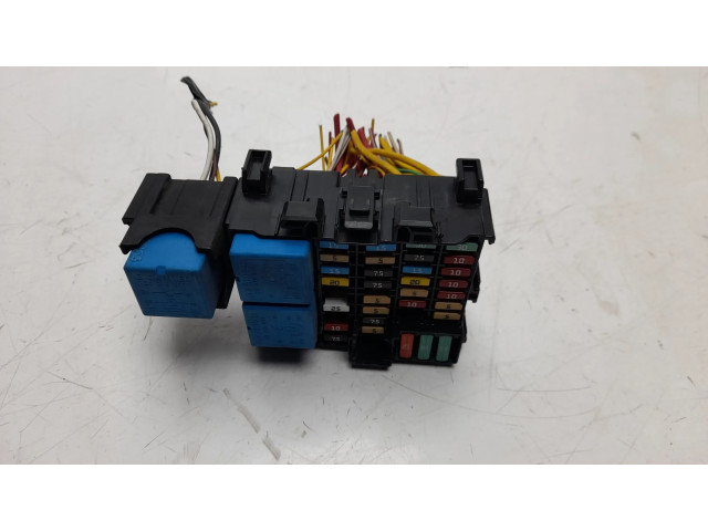 Блок предохранителей 243809584R Dacia Sandero