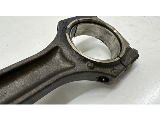 Píst    BMW 5 G30 G31  pro naftový motor 2.0  