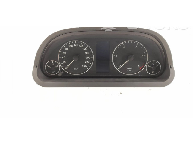 Панель приборов 1695408647, 1695404348   Mercedes-Benz A W169       