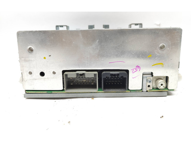 Радио/ проигрыватель CD/DVD / навигация