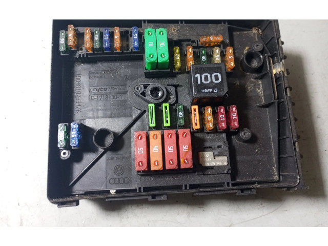 Блок предохранителей 1K0937125A, 017183071 Skoda Octavia Mk2 (1Z)