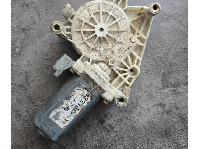 Передний двигатель механизма для подъема окон 105266102, 15072605   Peugeot  406  1996 - 1999 года